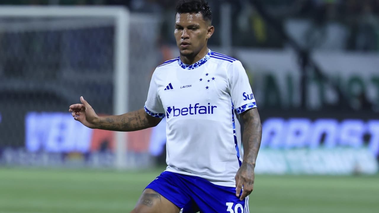 Gabriel Veron inicia transição para retornar ao Cruzeiro no futebol brasileiro.