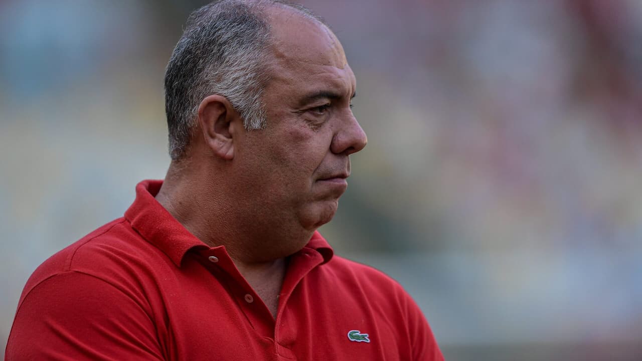 Flamengo busca reposições para Cebolinha e Viña antes do fim da janela.