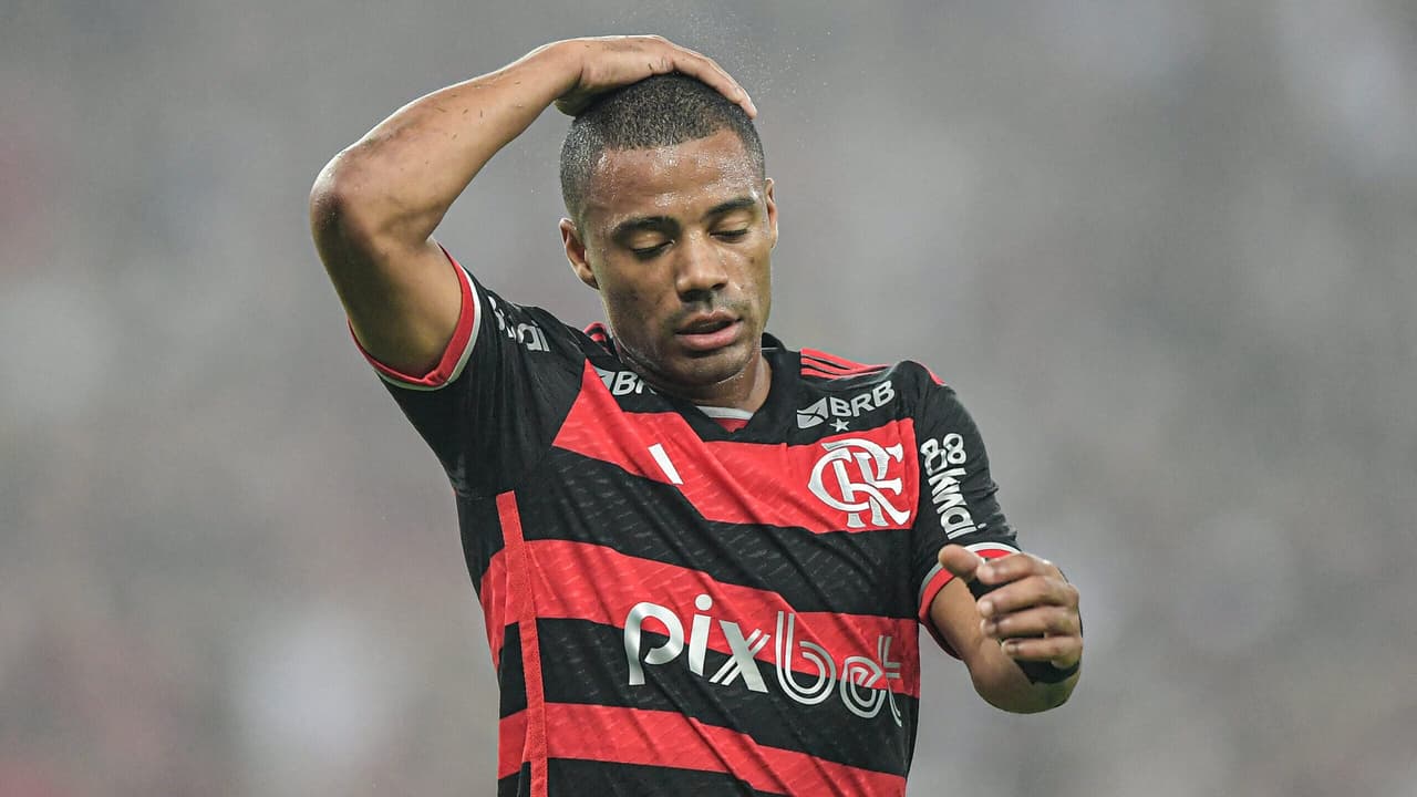 Flamengo sofrendo com ausência de De La Cruz em jogo contra Palmeiras.