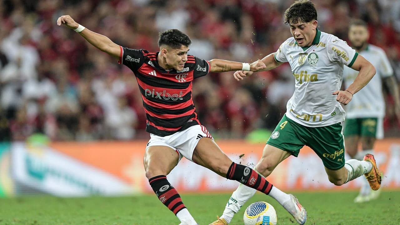 Palmeiras x Flamengo: Clubes Priorizam Copa do Brasil, Decisão Estratégica no Futebol Brasileiro.