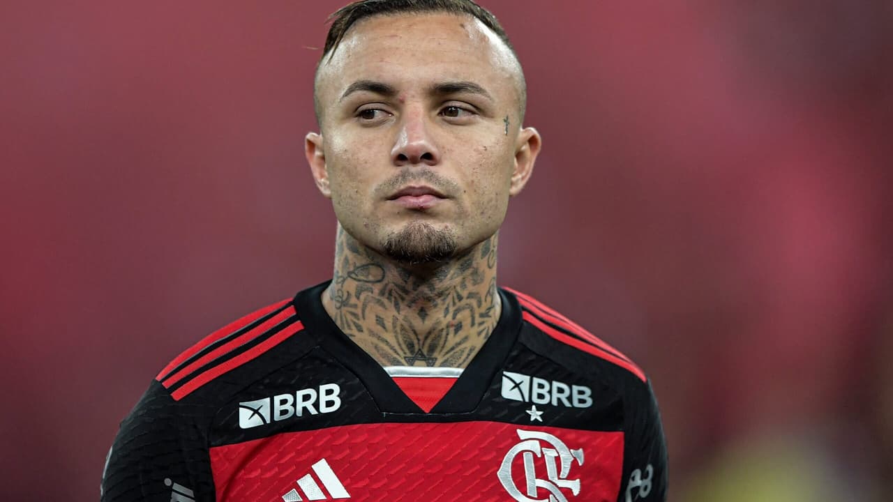 MUDANÇAS NA ESCALAÇÃO! Tite promove mudanças no time titular do Flamengo para enfrentar o Palmeiras.