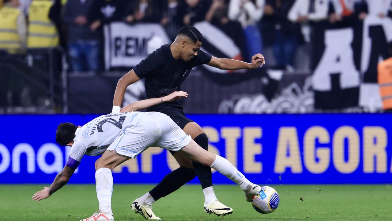 LEILÃO PELO ATACANTE! Clube inglês interessado em Wesley; Corinthians inicia negociação nos bastidores