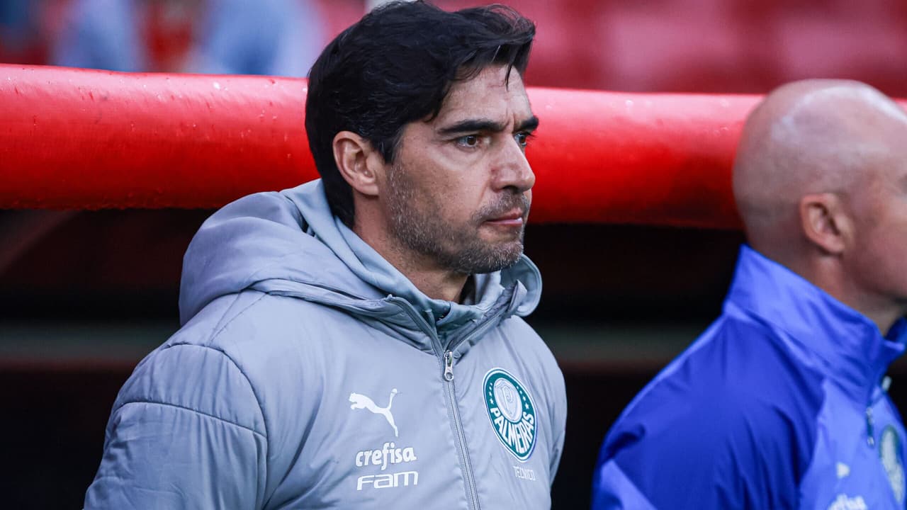 Abel Ferreira planeja ajustes na escalação do Palmeiras para enfrentar o Flamengo