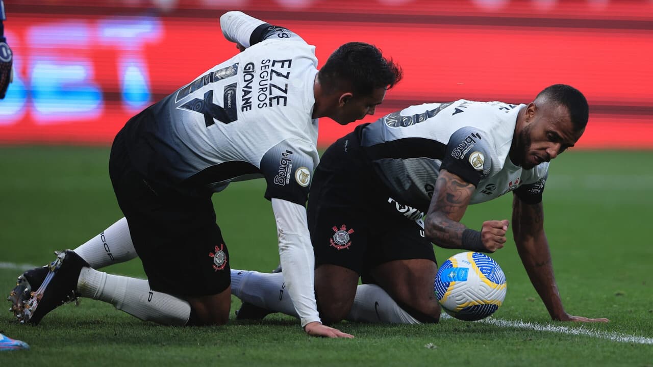 LONGA AUSÊNCIA! Corinthians perde titular importante e enfrenta desfalque por três meses