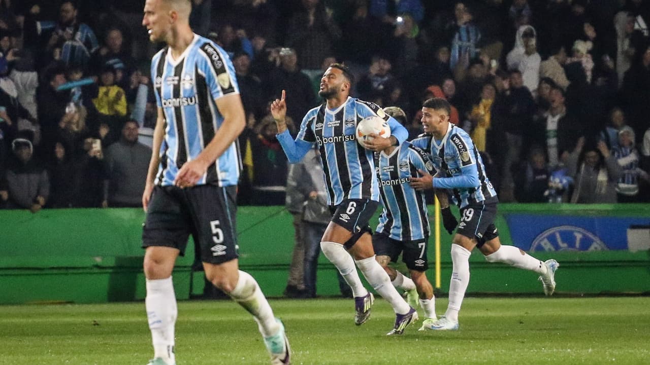 Grêmio enfrenta Bahia em seu quinto jogo em casa na temporada.