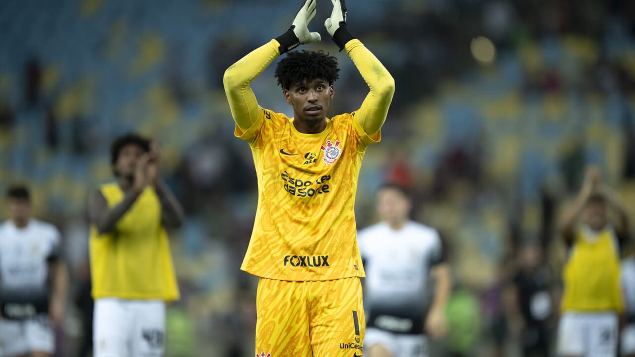 VAI PAGAR MULTA?! Atraso na compra de Hugo Souza pelo Corinthians gera multa em jogo contra Flamengo