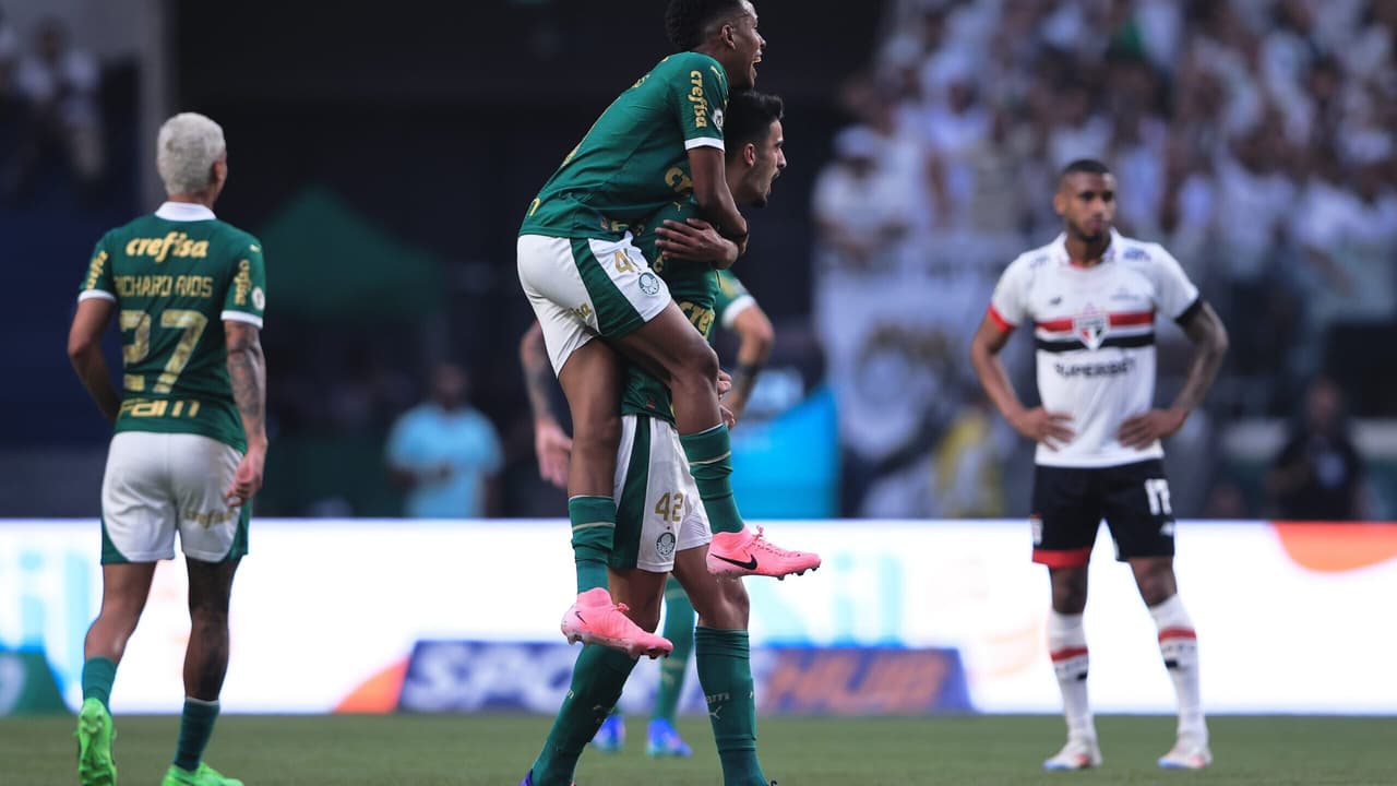 Palmeiras vence São Paulo com gol de Flaco López e mantém posição no G4.