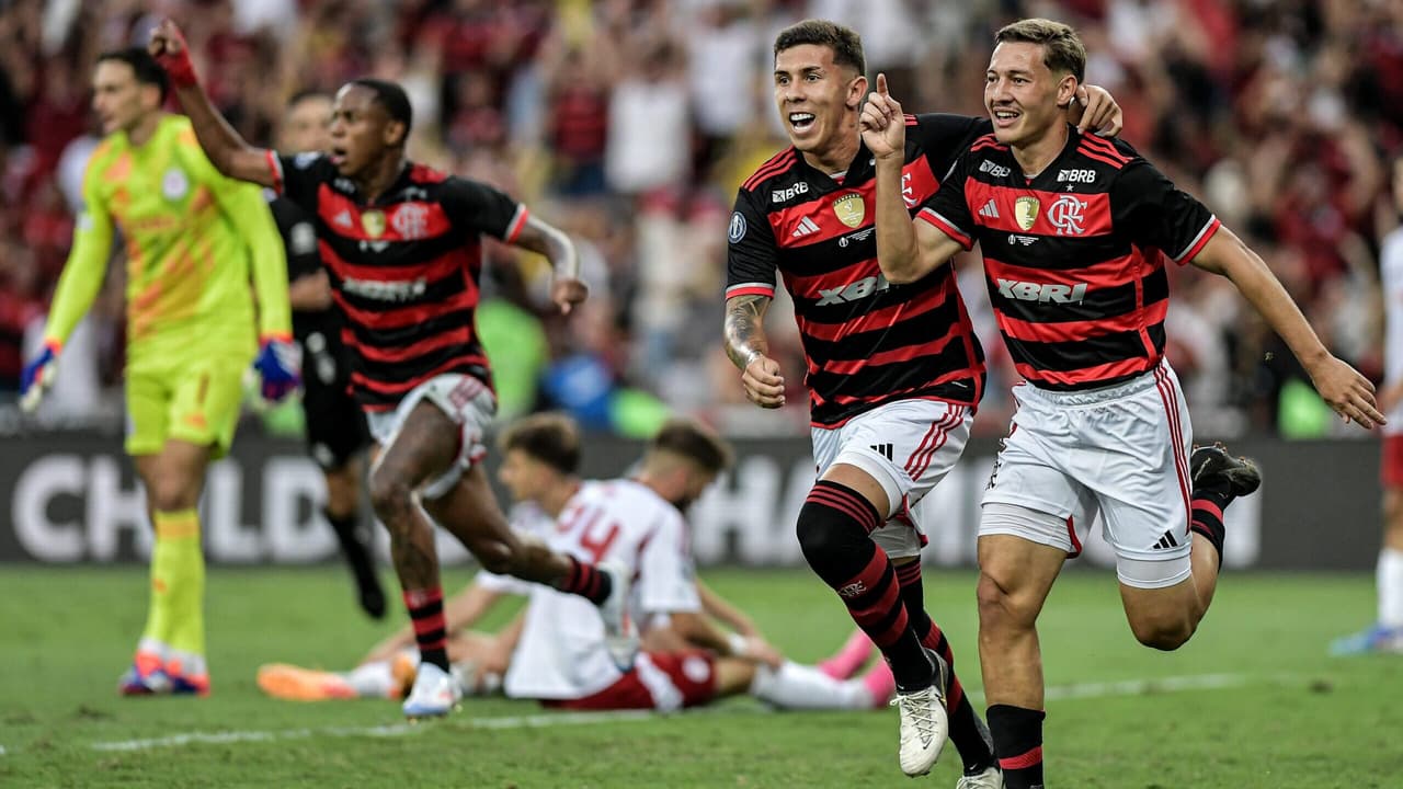 Flamengo conquista inédito título do Mundial sub-20 com vitória surpreendente sobre Olympiacos.
