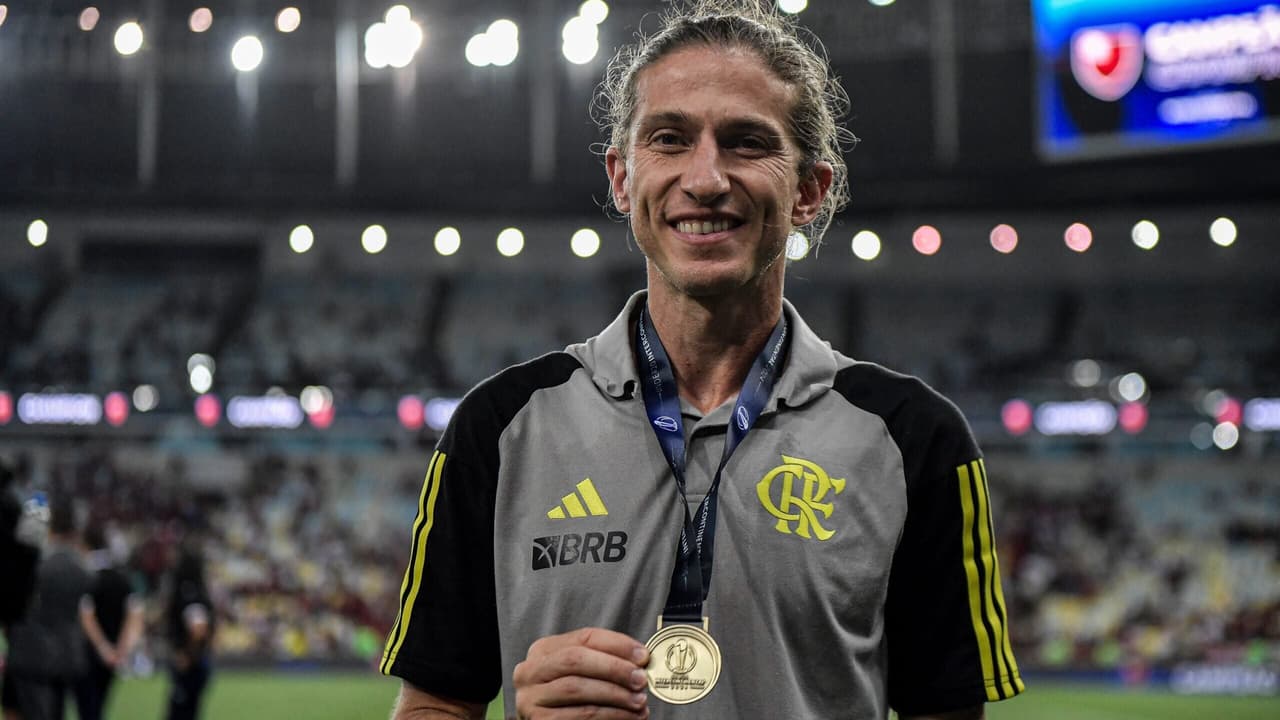FUTURO TÉCNICO? Campeão do Mundial Sub-20, Filipe Luís fala sobre assumir comando do Fla no futuro