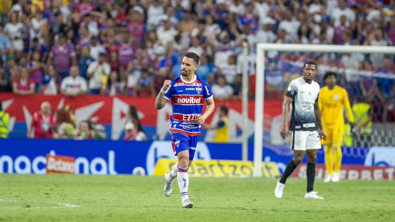 Fortaleza assume liderança e afunda Corinthians na zona de rebaixamento.