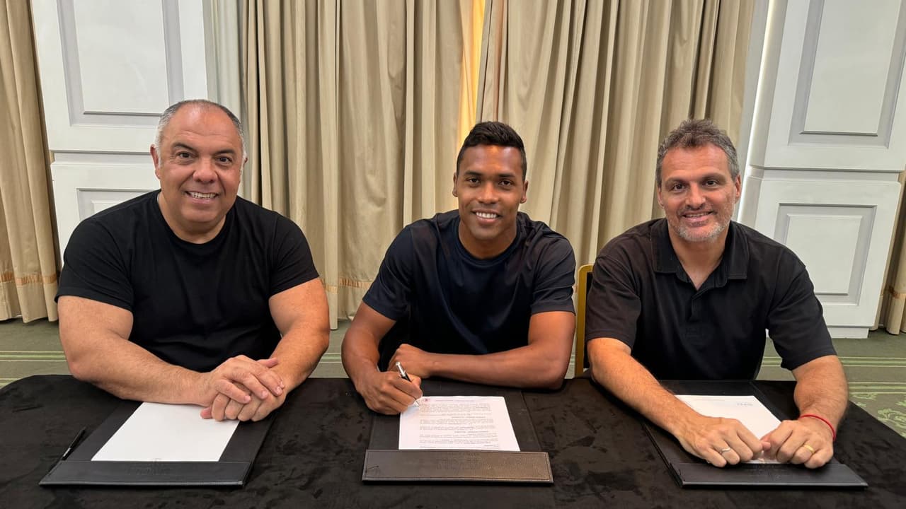 Reforços treinam no Ninho do Urubu enquanto elenco do Flamengo folga.
