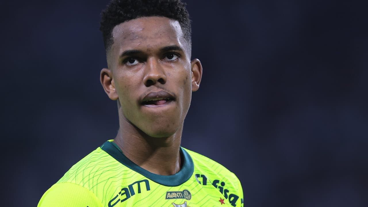 BRILHANDO! Estêvão segue quebrando recordes e se aproxima de marca de Endrick no Palmeiras.