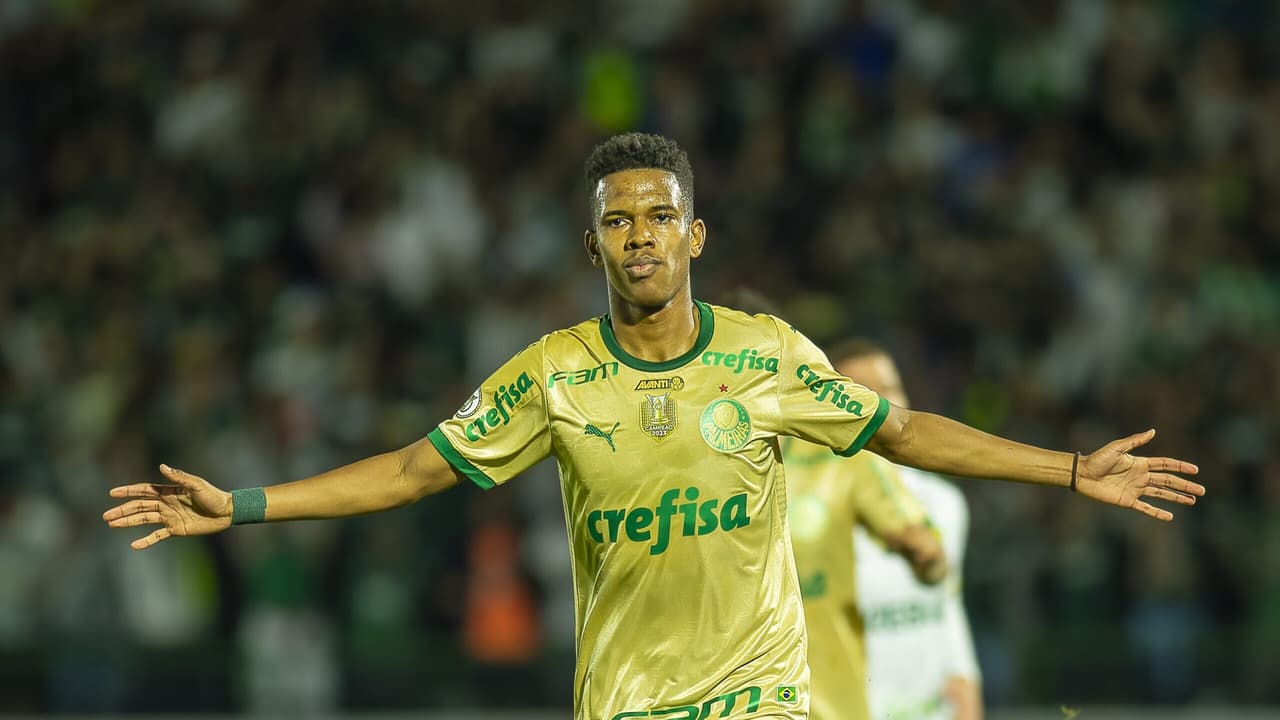 Torcedores do Palmeiras impressionados com atuação excepcional de Estêvão