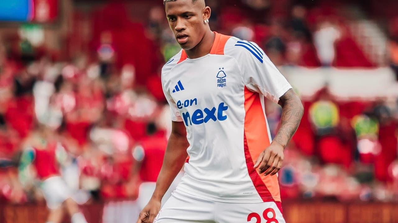 PREOCUPAÇÃO! Danilo, ex-Palmeiras, sofre lesão grave em jogo pelo Nottingham Forest na Premier League