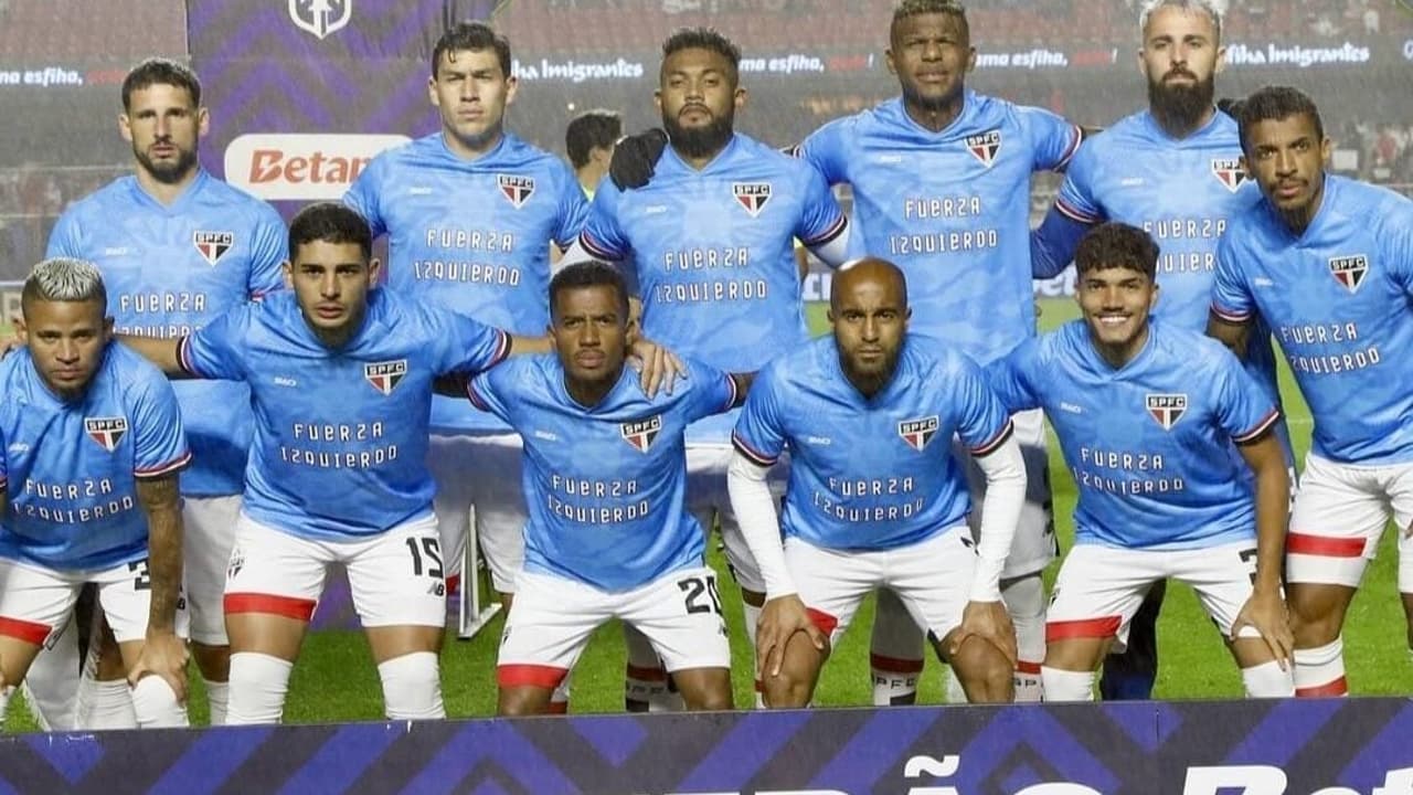 São Paulo presta homenagem a jogador hospitalizado do Nacional.
