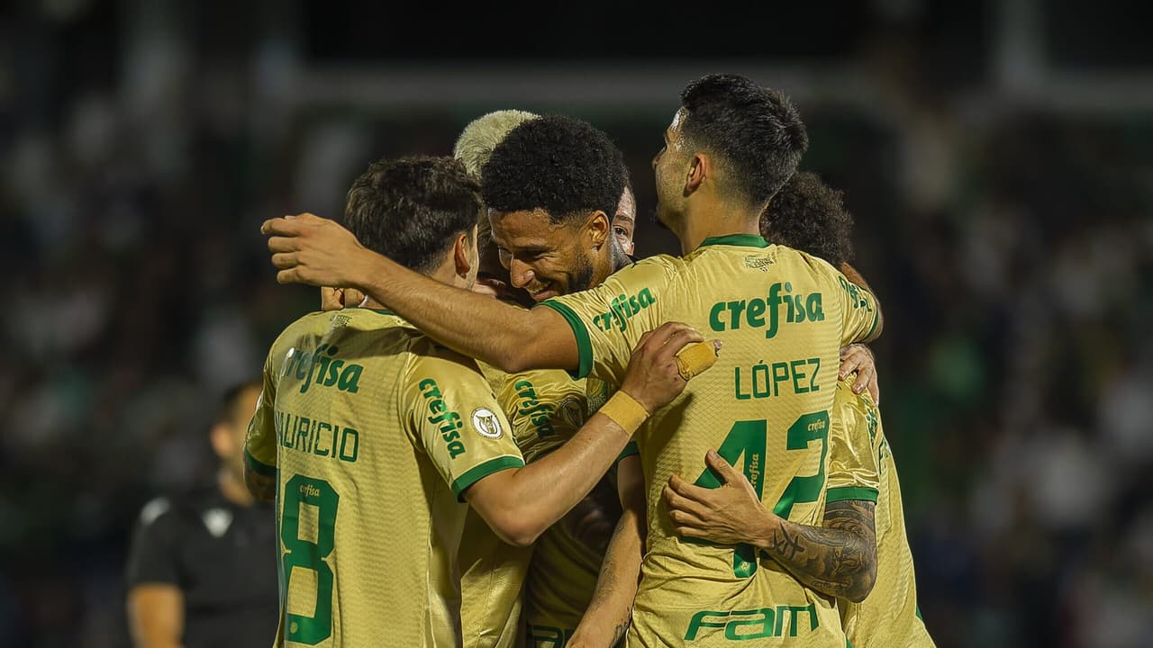 Resgate do Equilíbrio: Felipe Anderson Impulsiona o Palmeiras após Eliminações.