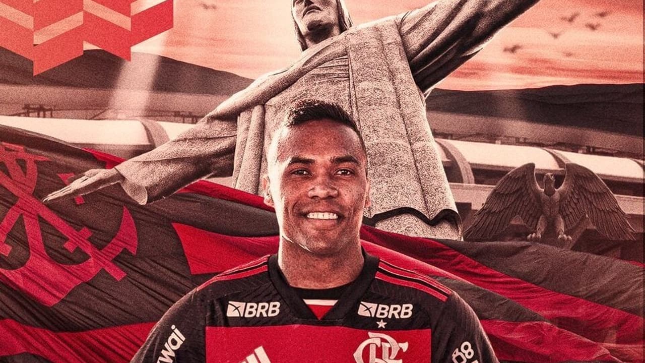 Flamengo contrata Alex Sandro para reforçar equipe titular na próxima temporada.