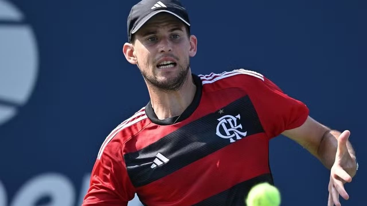 Tenista se prepara para US Open vestindo a camisa do Flamengo.