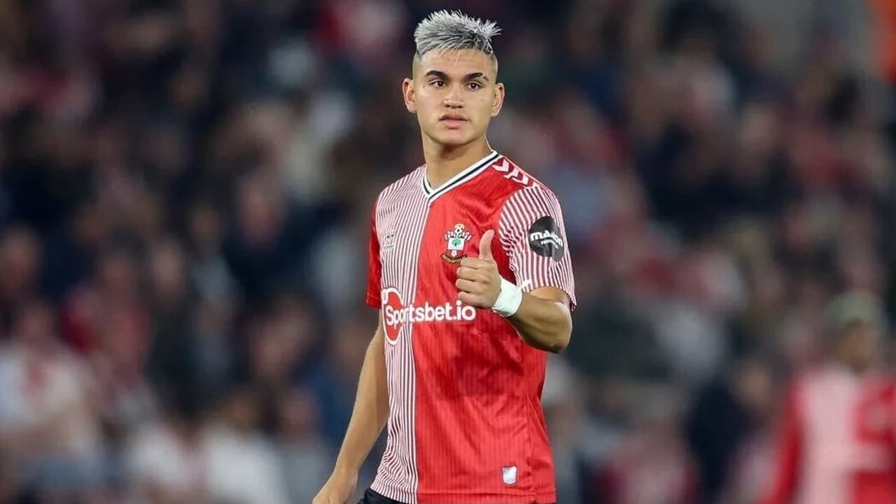 Negociação entre Flamengo e Carlos Alcaraz, do Southampton: panorama atualizado