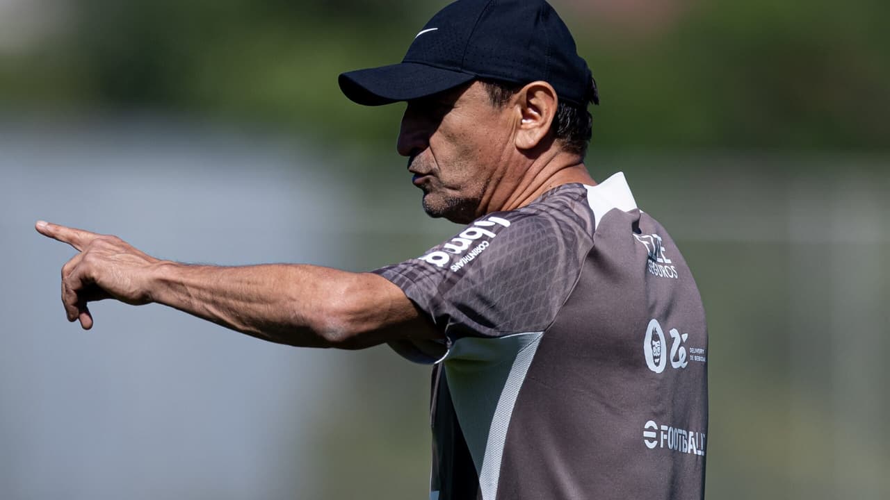Corinthians prepara alterações no meio-campo para confronto contra o Grêmio