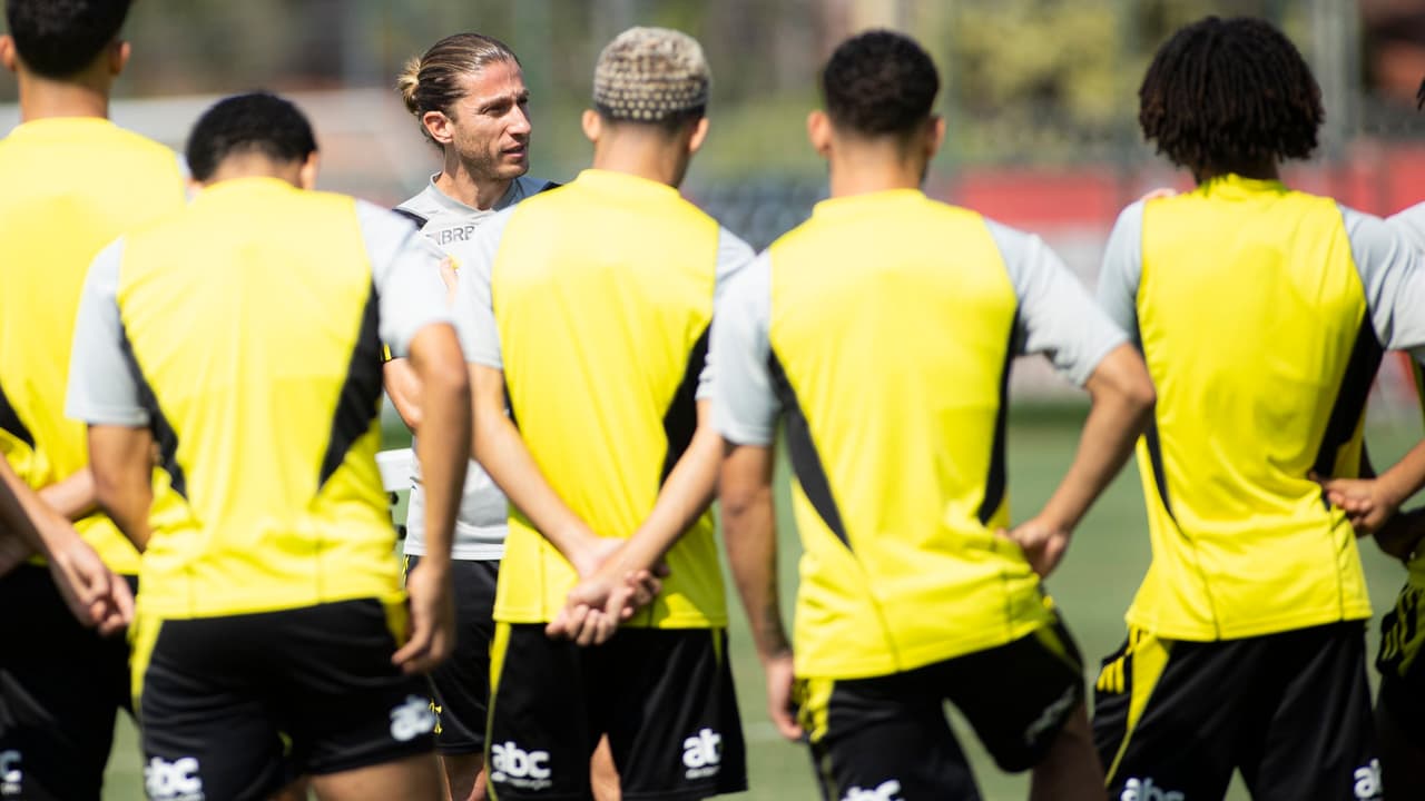 Novo interino recusa cargo na Seleção e opta por treinar base do Flamengo