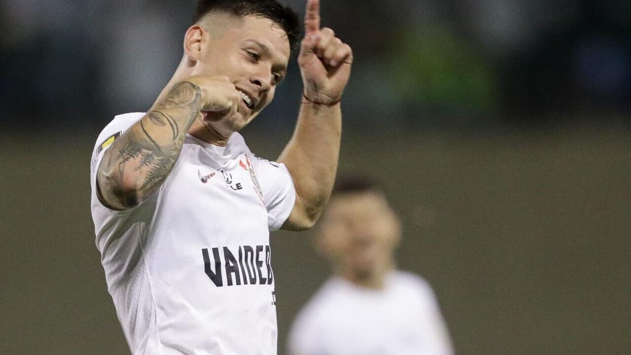 Garro destaca inspiração de Abel Ferreira para analisar reação corintiana no jogo.