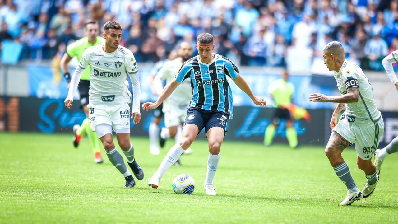 Monsalve lamenta superioridade do Atlético-MG sobre o Grêmio no jogo.