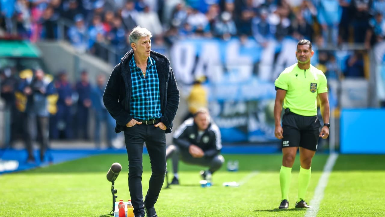 Renato Gaúcho comenta possível punição a zagueiro expulso no Grêmio.
