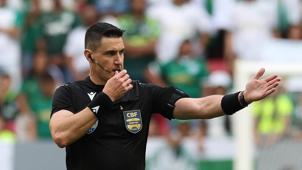 Abel Ferreira elogia arbitragem em jogo polêmico: 
