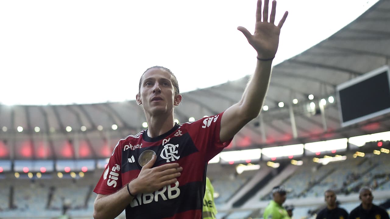 Flamengo oficializa efetivação de Filipe Luís após saída de Tite.