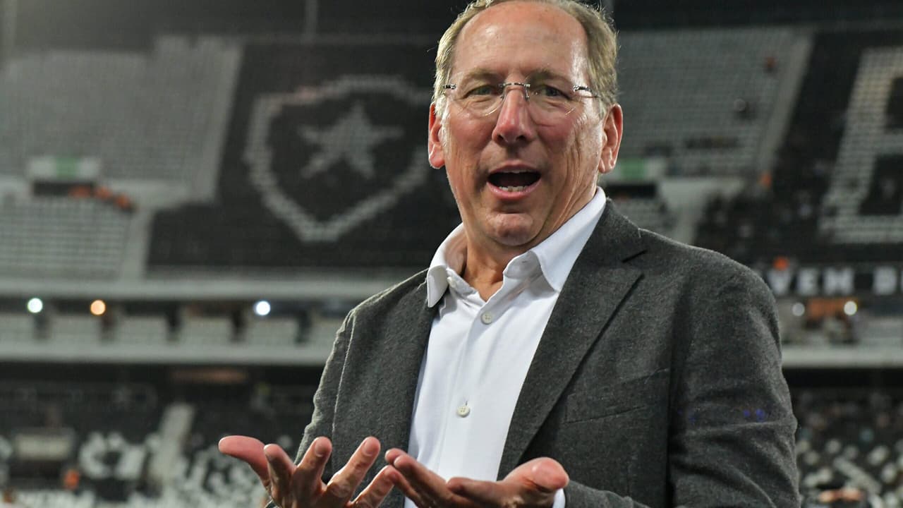 John Textor esclarece boatos sobre possível contratação de Abel Ferreira pelo Palmeiras