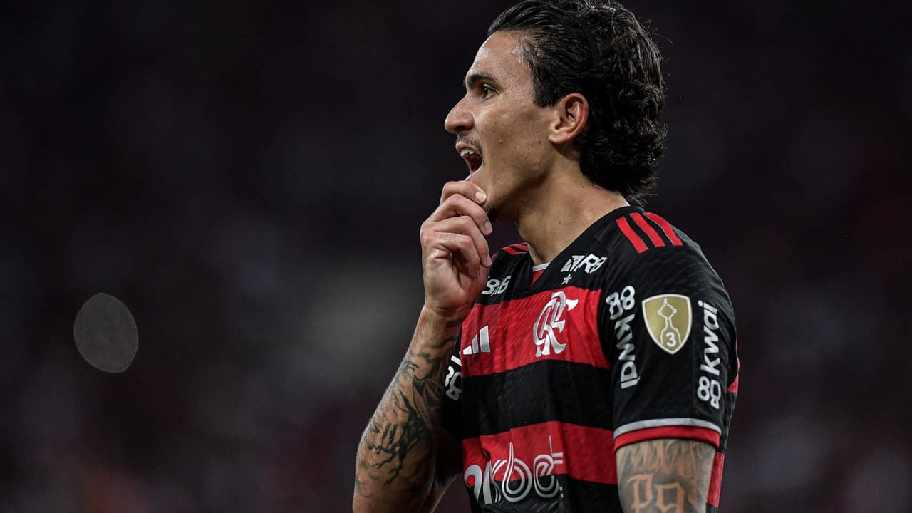 Pedro, do Flamengo, passa por cirurgia e tem previsão de alta.