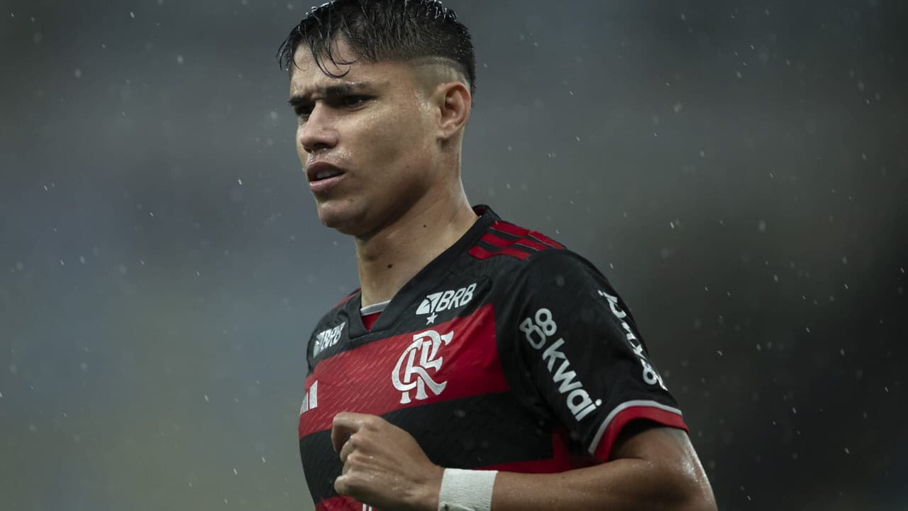 VAI FICAR FORA! Lesão de Luiz Araújo no Flamengo requer cirurgia para recuperação rápida