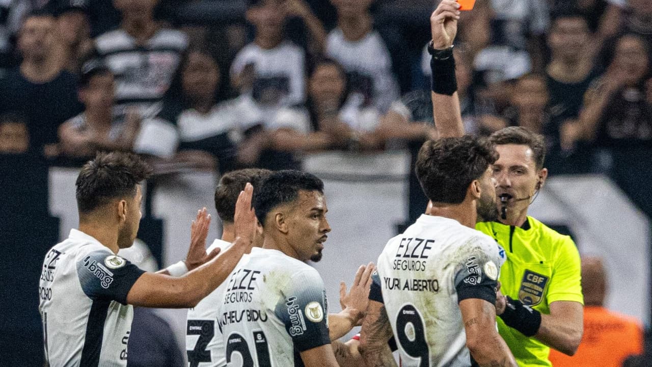 CBF detalha expulsões em jogo entre Corinthians e Flamengo e pune gandula