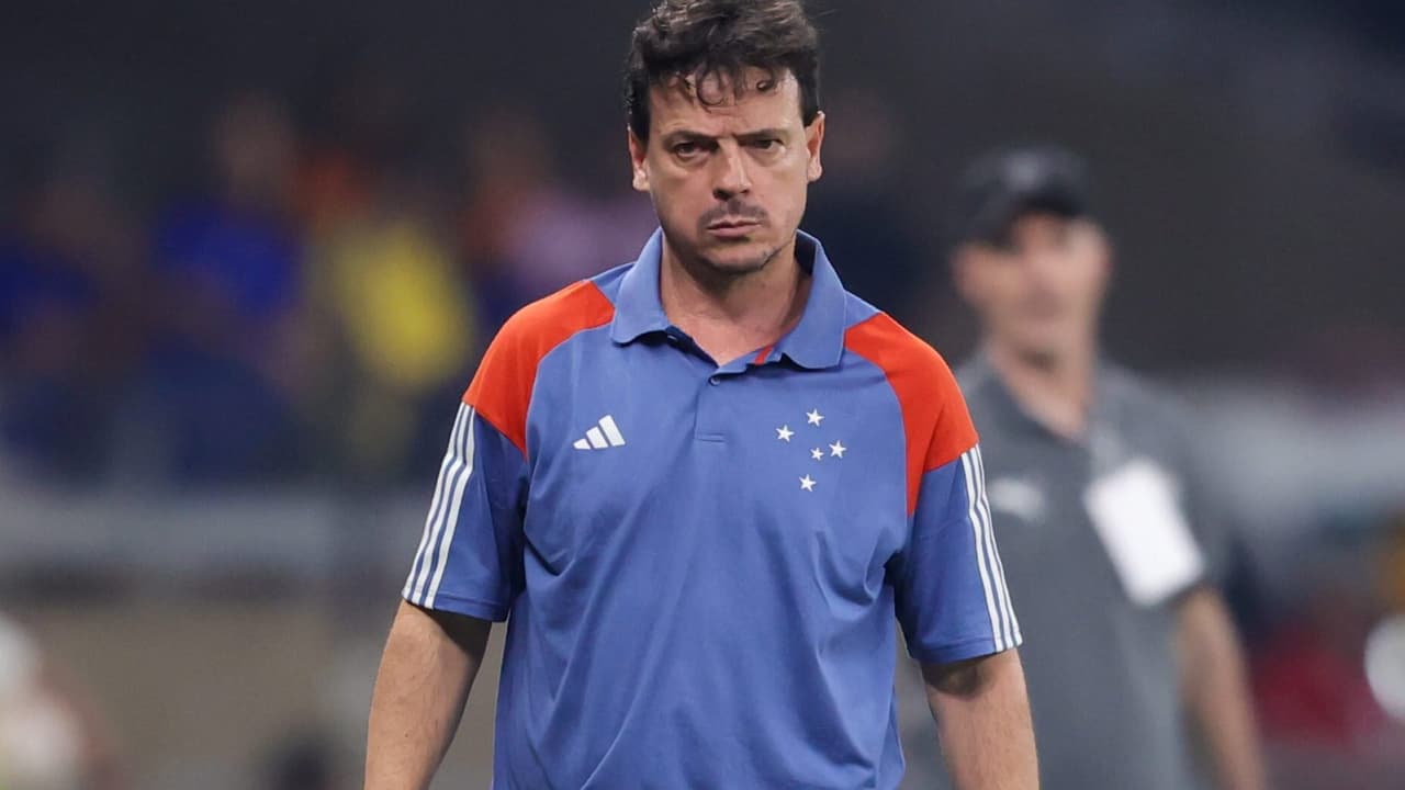 Diniz reconhece queda do Cruzeiro, mas destaca classificação merecida no Campeonato.