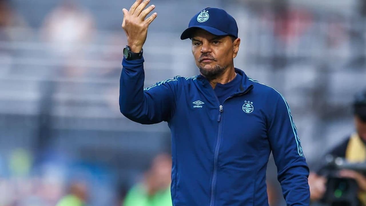 Grêmio afasta auxiliar técnico por suposto caso de agressão; comunicado oficial.