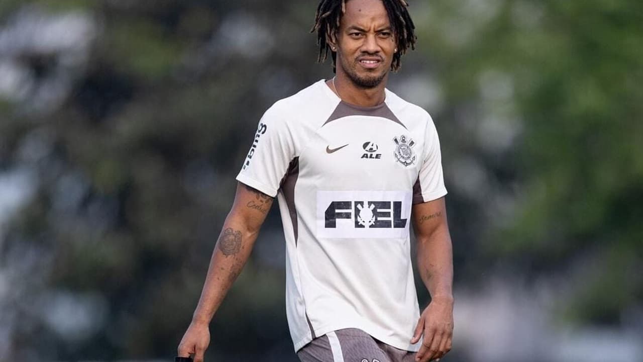 Carrillo revela objetivos e dicas de Guerrero e Ramírez no Corinthians
