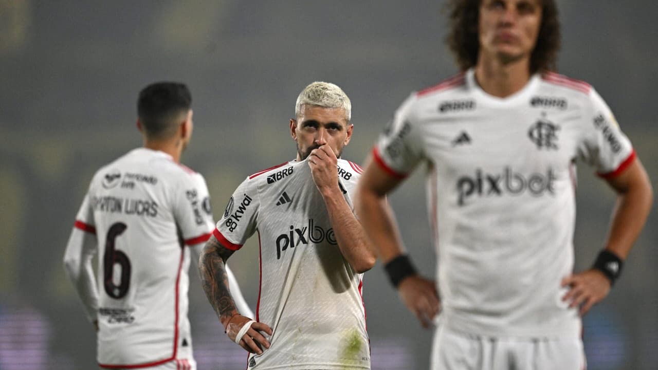 Crise no Flamengo pode se agravar em confronto contra Athletico-PR.
