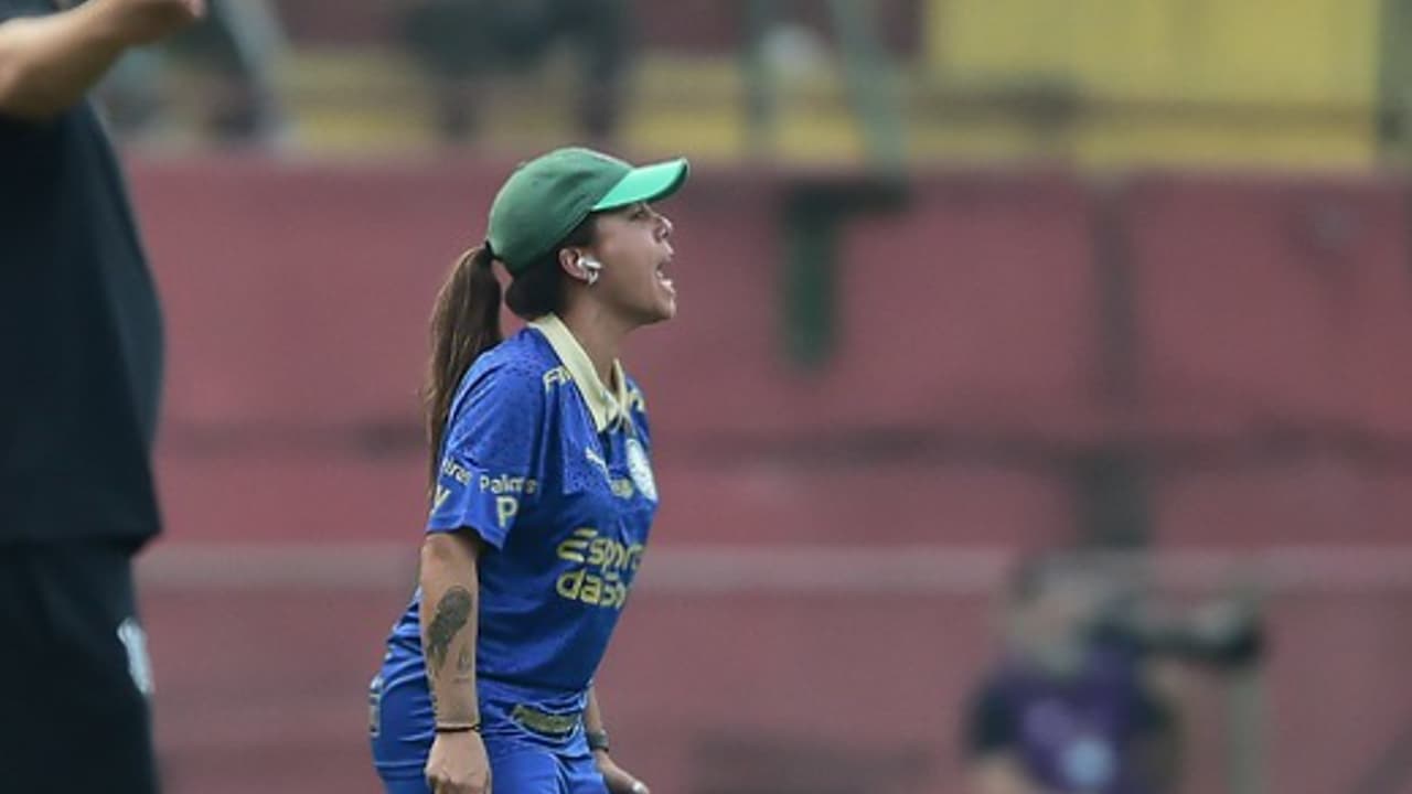 Lamentação de Camilla Orlando: eliminação do Palmeiras no Brasileirão Feminino.