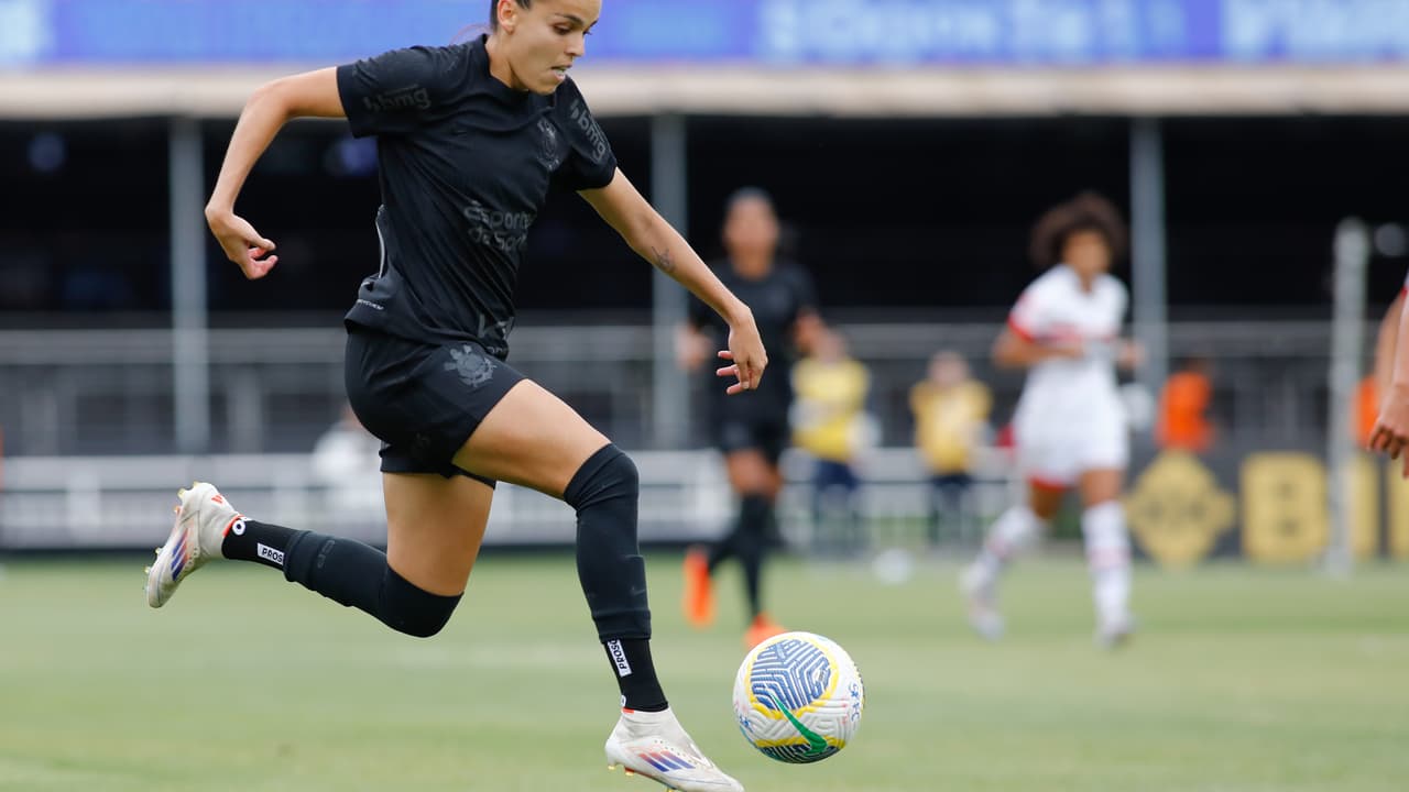Libertadores feminina: como assistir, horários e escalações de Santos x Corinthians.