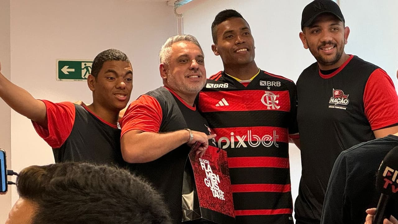 Reforço do Flamengo, Alex Sandro dá entrevista e destaca calendário intenso no futebol brasileiro