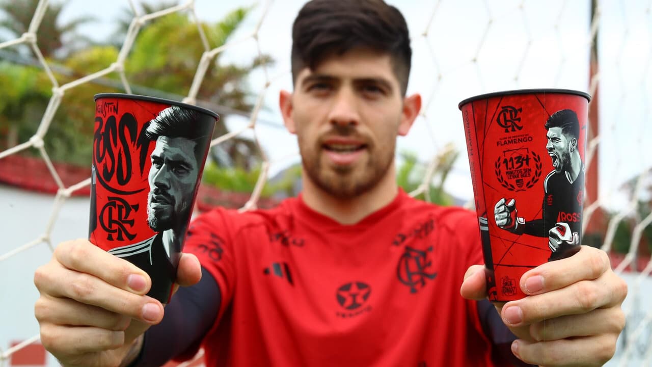 Recordista Rossi terá copo lançado no Maracanã durante partida histórica no Flamengo.