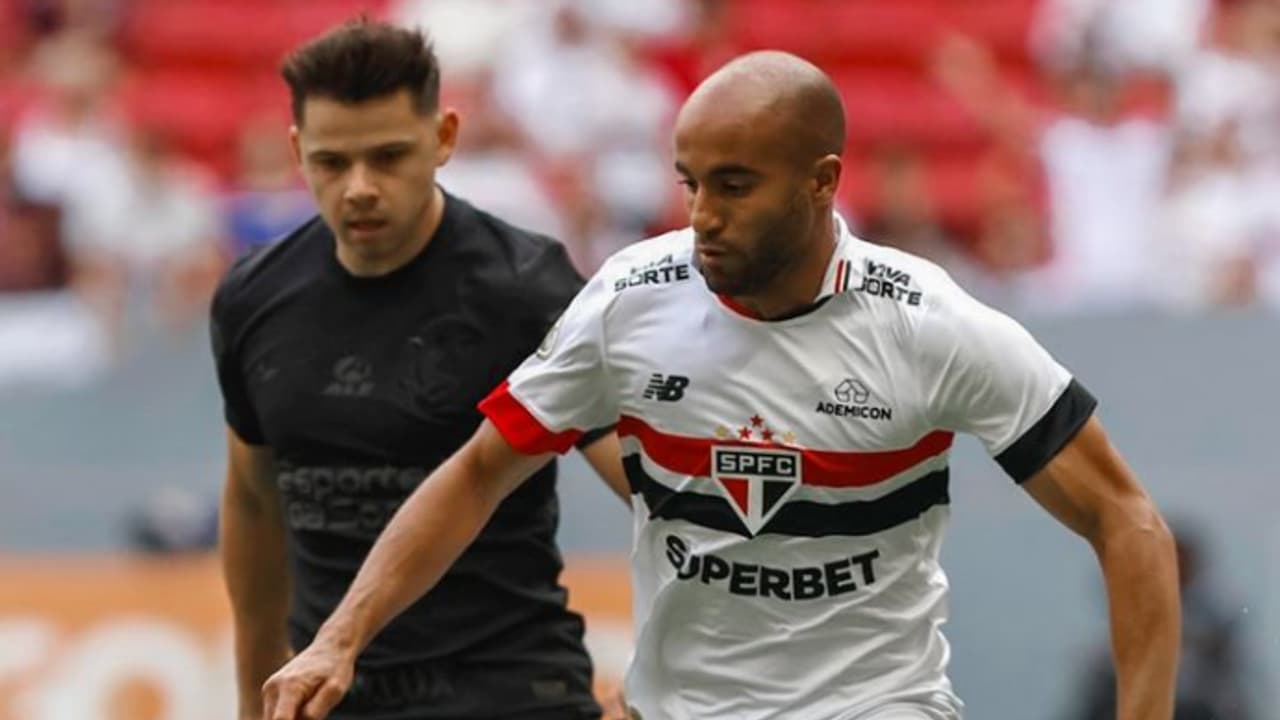 São Paulo vence Corinthians por 3 a 1 e entra no G-4 do Brasileirão.