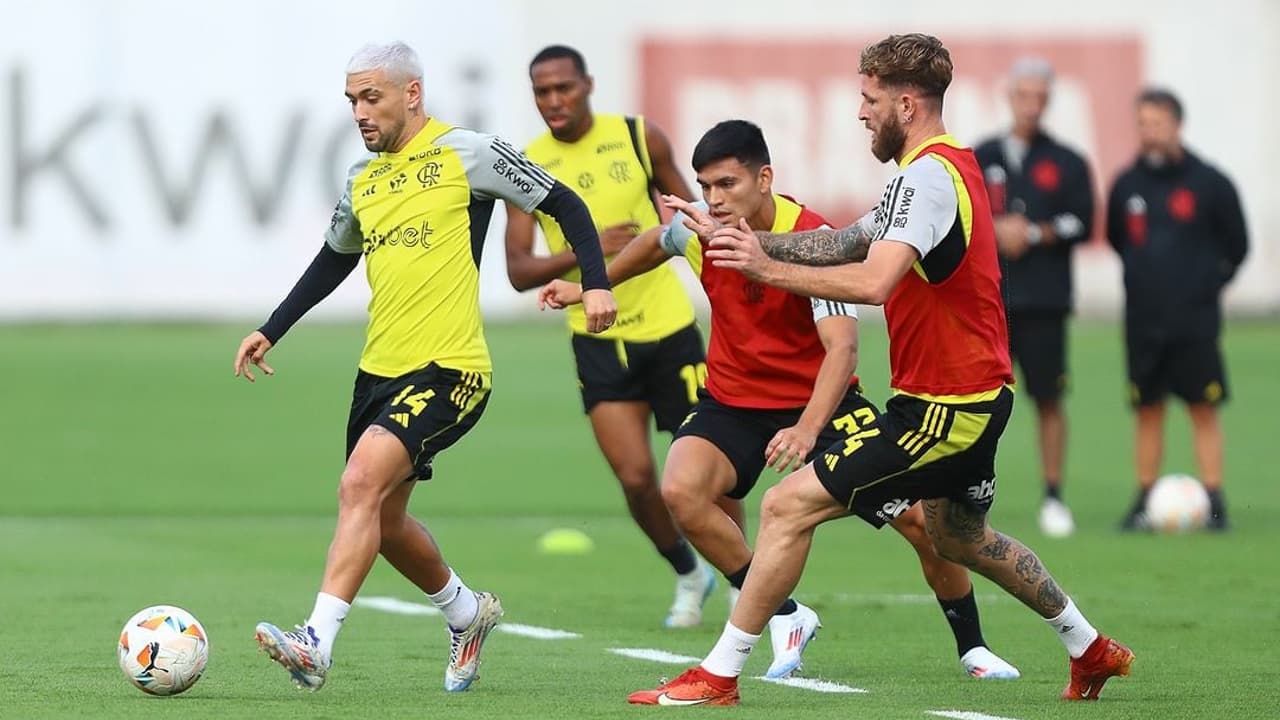 Favoritos Flamengo e Peñarol decidem título da Libertadores em jogo histórico.