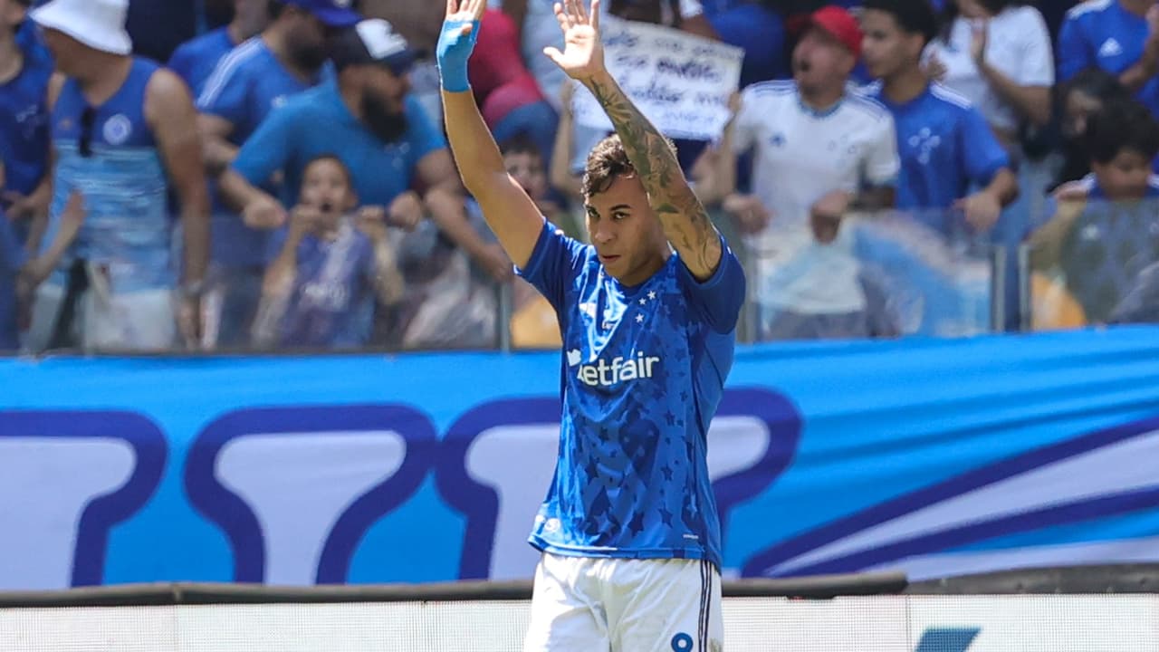 Kaio Jorge marca gol decisivo e garante vitória do Cruzeiro sobre Atlético-GO.