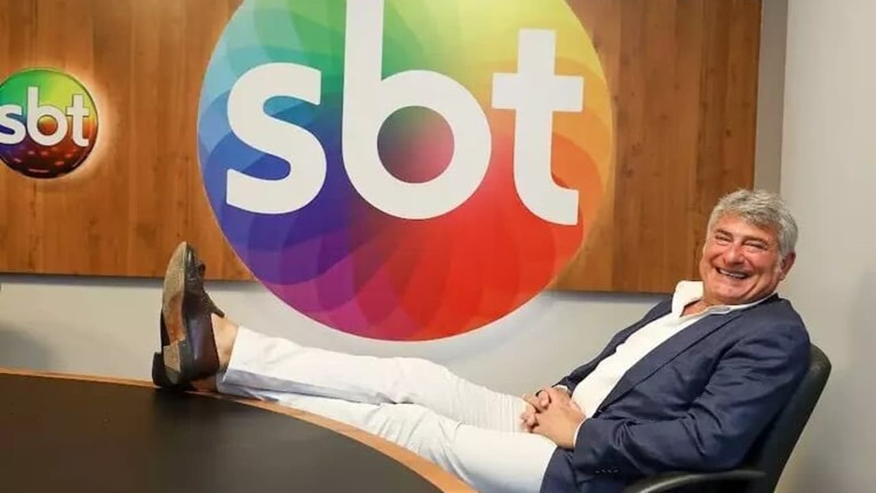 Sbt surpreende Globo em transmissão de vitória do Corinthians; Cléber Machado comemora.