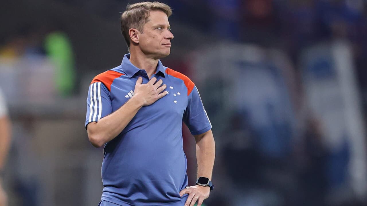 VAI MELHORAR! Técnico do Cruzeiro diz respeitar vaias da torcida durante jogo do time