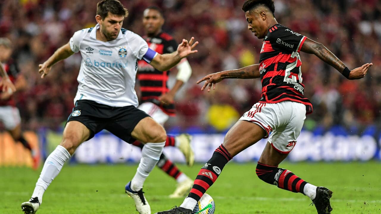 Flamengo busca vitória em coincidência contra o Grêmio para se reabilitar