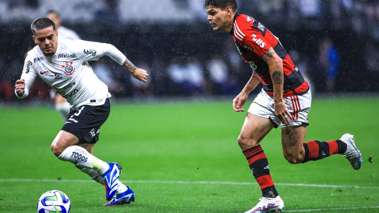 Tite define escalação do Flamengo com retorno de craque para enfrentar Corinthians.