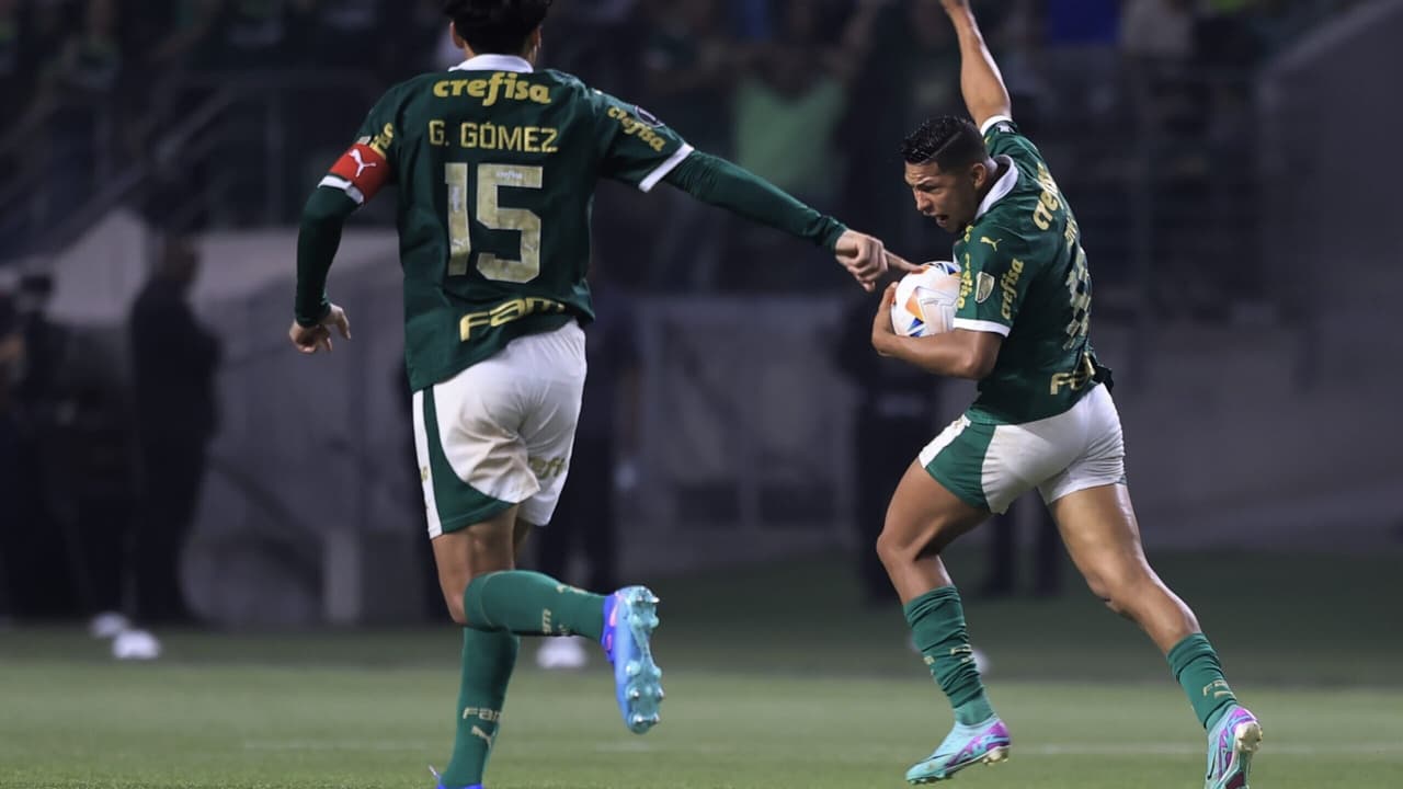 Hino do Palmeiras: Letra, Origem e História da Música no Futebol